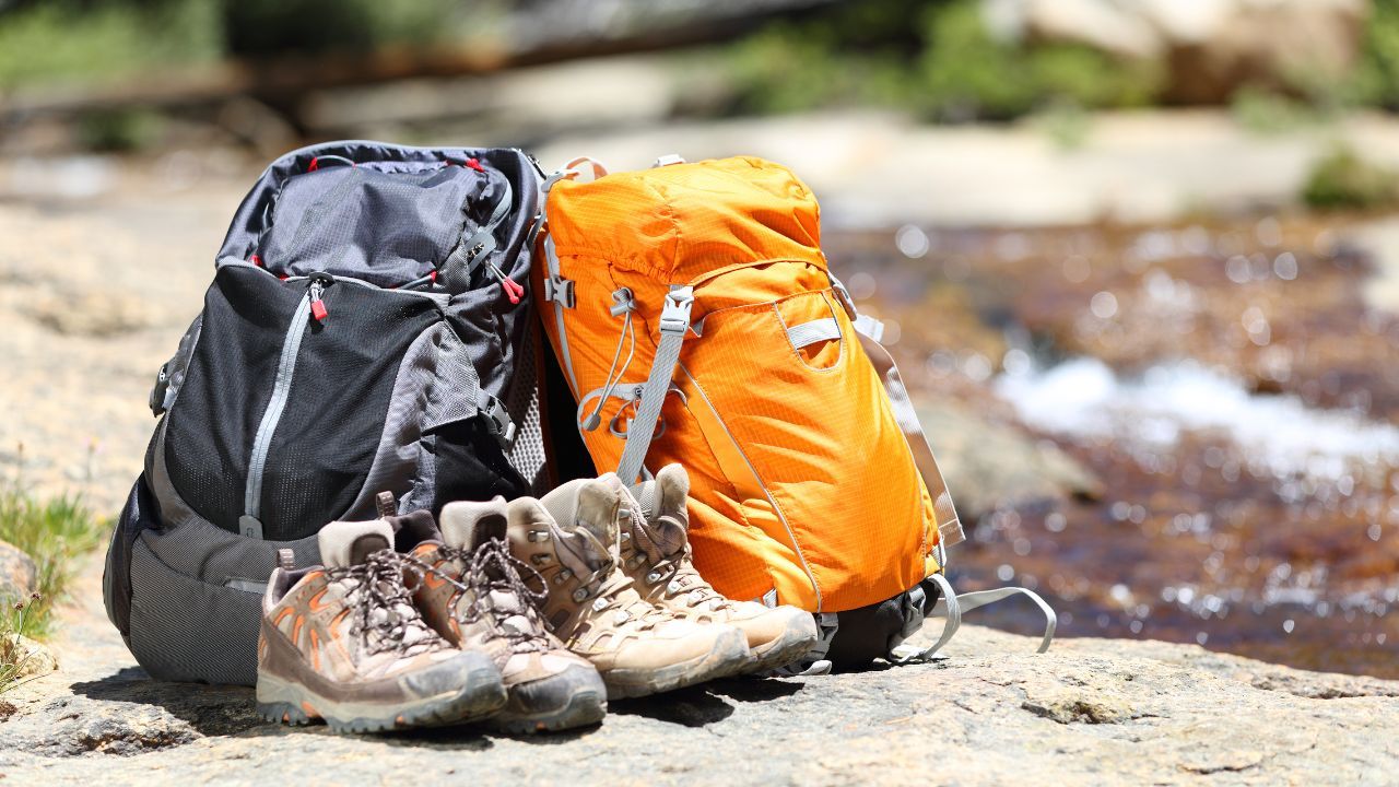 hiking shoes vs boots