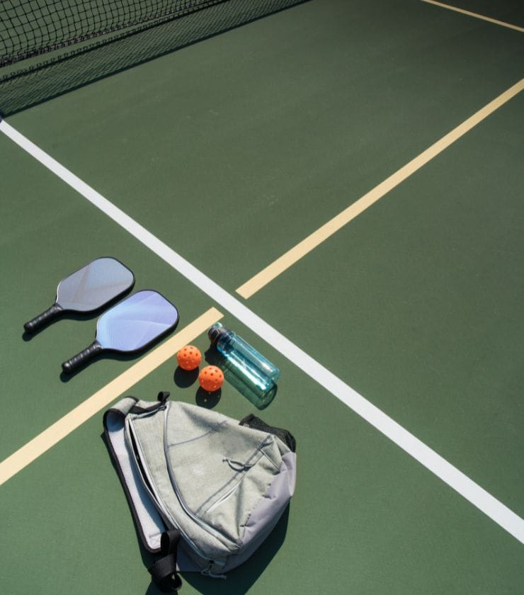 How Do I Choose A Pickleball Bag? Pickleball bag, pickleball paddles and pickleball balls